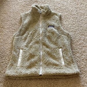 Sherpa Patagonia Fleece Vest with Zip Closure